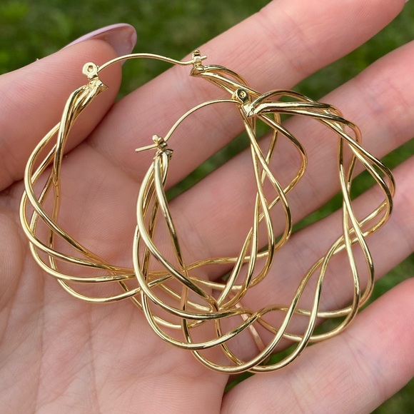 New 18k gold plated hoop earrings - Picture 2 of 5